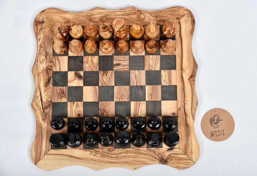 Jeu d'échecs de luxe à bords façonnés 4 cm