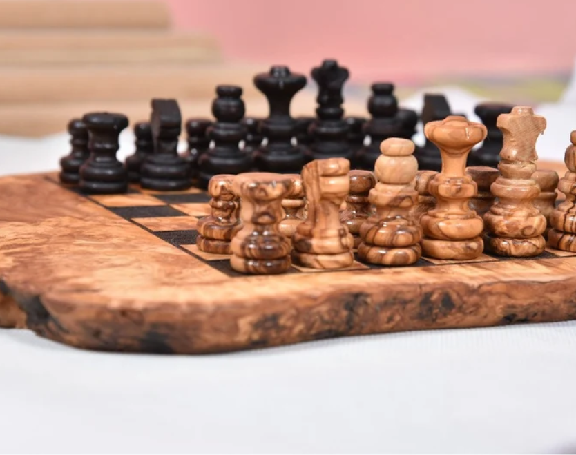 Flat luxury chess set
