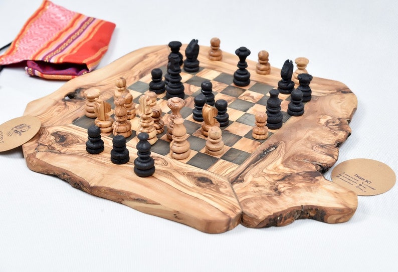 Flat small luxury chess set