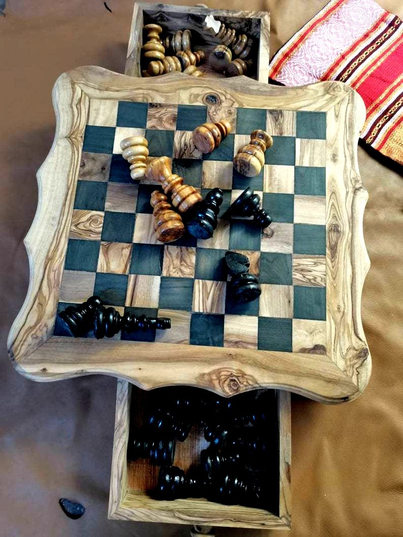 Shaped edges luxury Chess Table